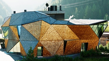  Holzschnitzerei Perathoner  | Bild: BR