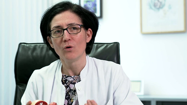 Portraitbild von Univ.-Prof. Dr. med. Angela Köninger, Direktorin, Klinik und Poliklinik für Frauenheilkunde und Geburtshilfe, Barmherzige Brüder Klinik St. Hedwig, Regensburg | Bild: BR