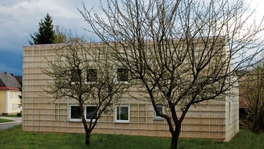 Ein Haus mit Wintergarten | Bild: Severin Vogl
