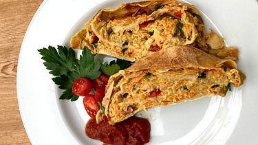 Gemüsestrudel mit Dip | Bild: Angela Schreier