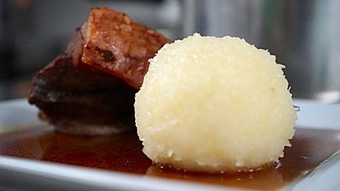 Original Spouzn aus der Oberpfalz mit Schäufele | Bild: BR