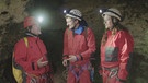 Der Höhlen-Check | Julian mit Höhlenforschern Jutta und Stefan in der Sophienhöhle | Bild: BR | megaherz GmbH