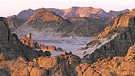 Felsformation in der Gegend von Umm Ras auf dem Plateau des Gilf el-Kebir | Bild: picture-alliance/dpa